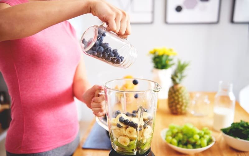 Rise-And-Blend-Quick-Breakfast-Smoothies-When-Youre-On-The-Go